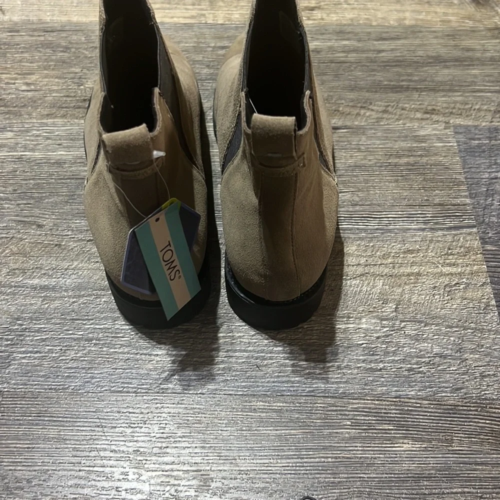 Toms - Picture 7 of 10